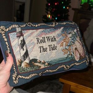 Roll with the tide tapestry Pillow - Blue and Multicolor
